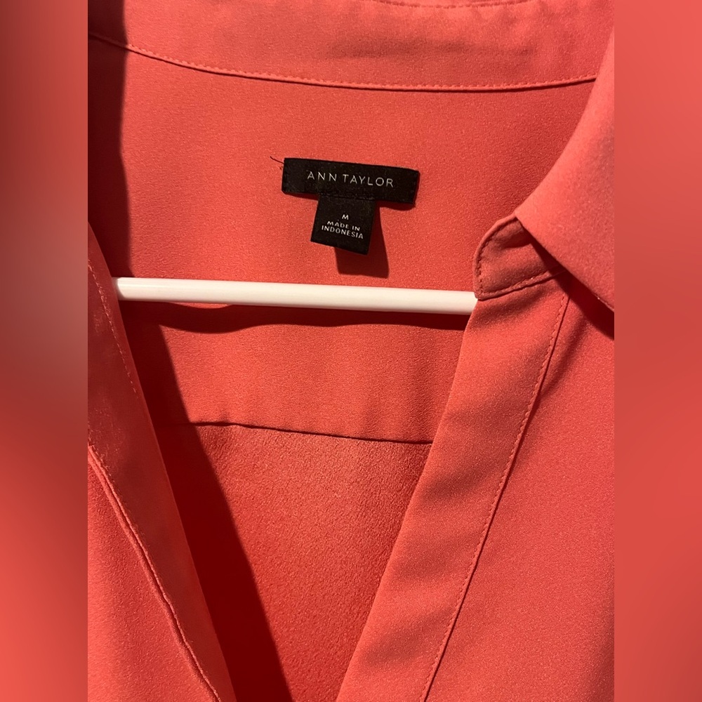 Ann Taylor Women's Coral Button-Down Polyester Shirt, Size Medium - Picture 2 of 4